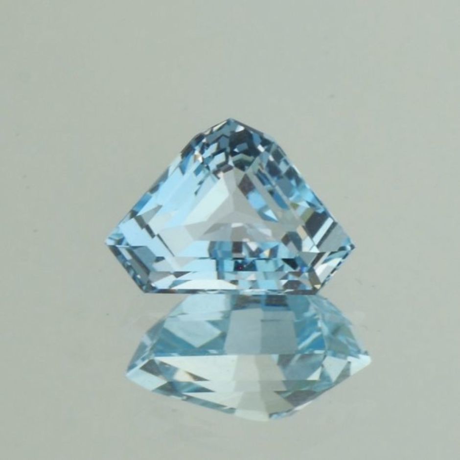 Aquamarine fantasy light blue 2.90 ct