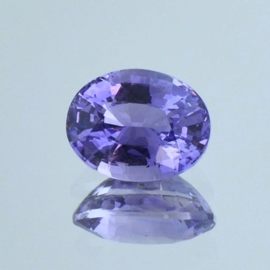 Sapphire oval bluish lilac unheated 4.05 ct.