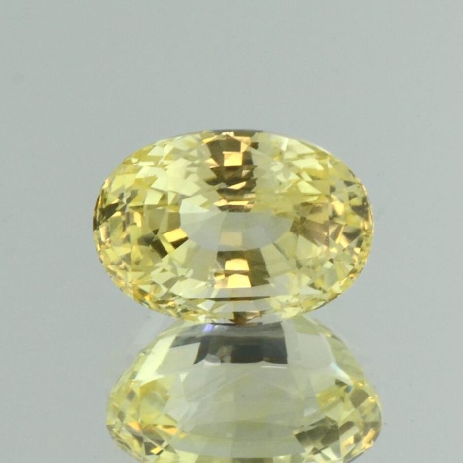 Saphir oval hellgelb ungebrannt 14,25 ct