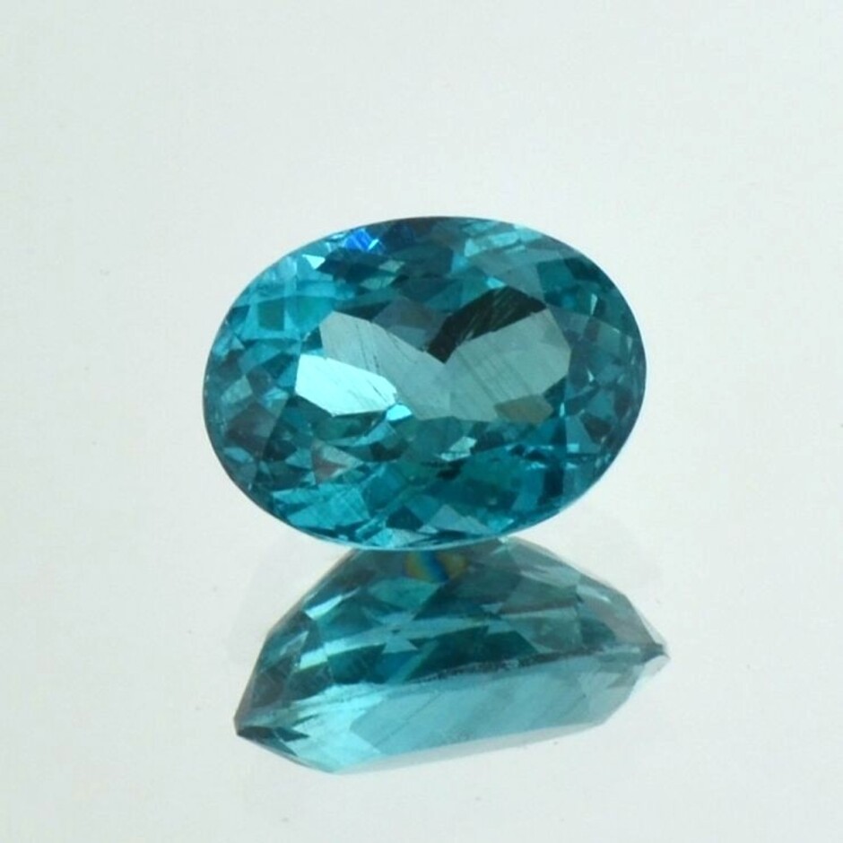 Apatit oval grünlich blau 4,79 ct