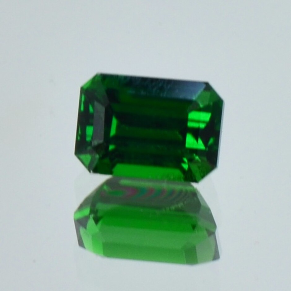 Tsavorit Granat octagon intensives Grün 2,53 ct.
