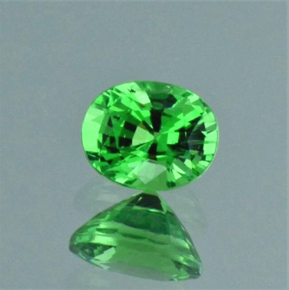 Tsavorite Garnet oval green 1.87 ct.