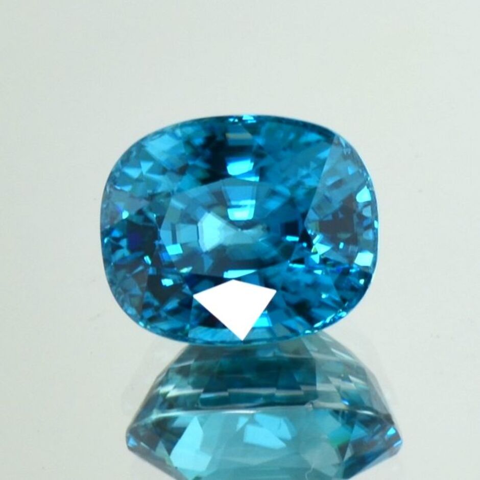 Zirkon antikoval intensives Blau 20,35 ct.
