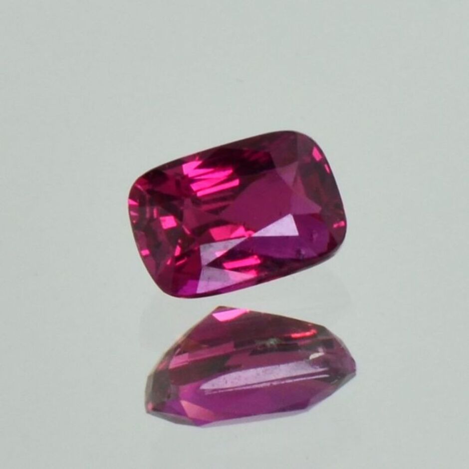 Rubin antik purpur-rot ungebrannt 1,04 ct.