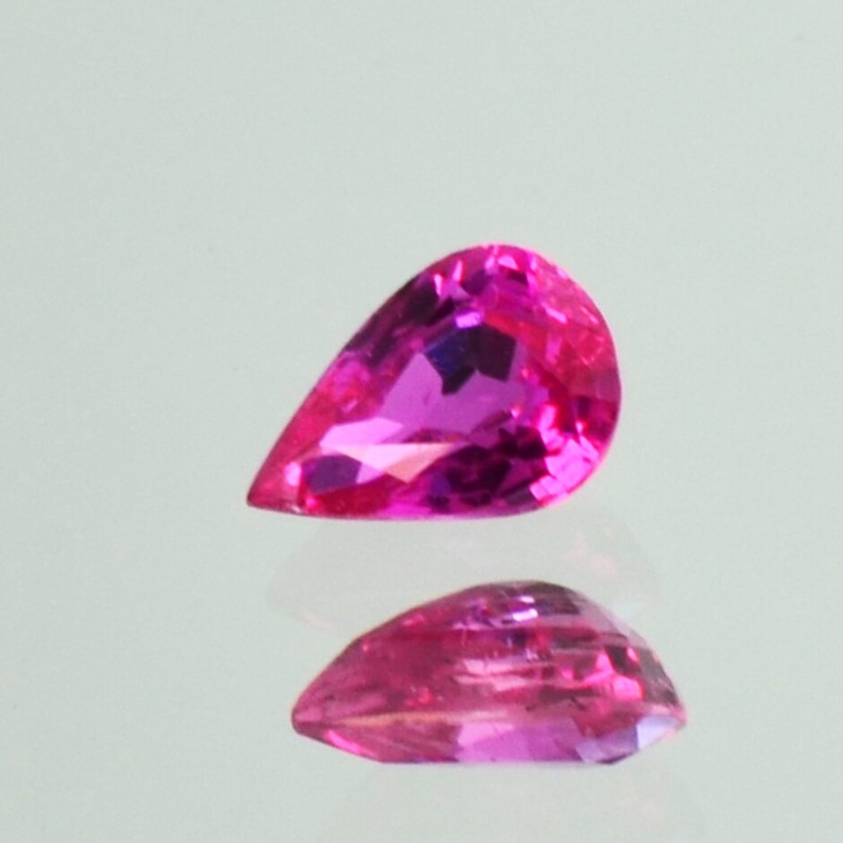 Sapphire pear intense vivid pink unheated 0.66 ct