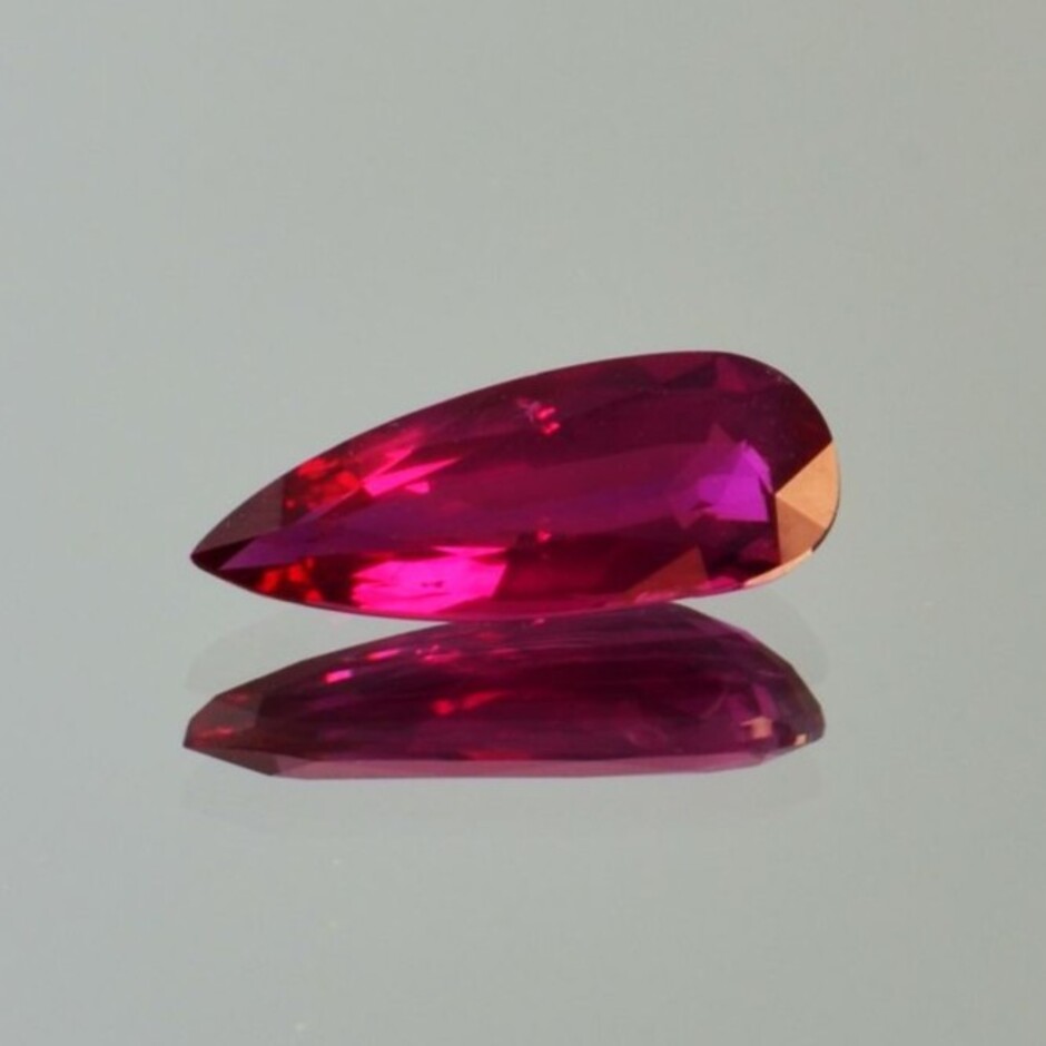 Rubin Tropfen pink-rot ungebrannt 2,05 ct.