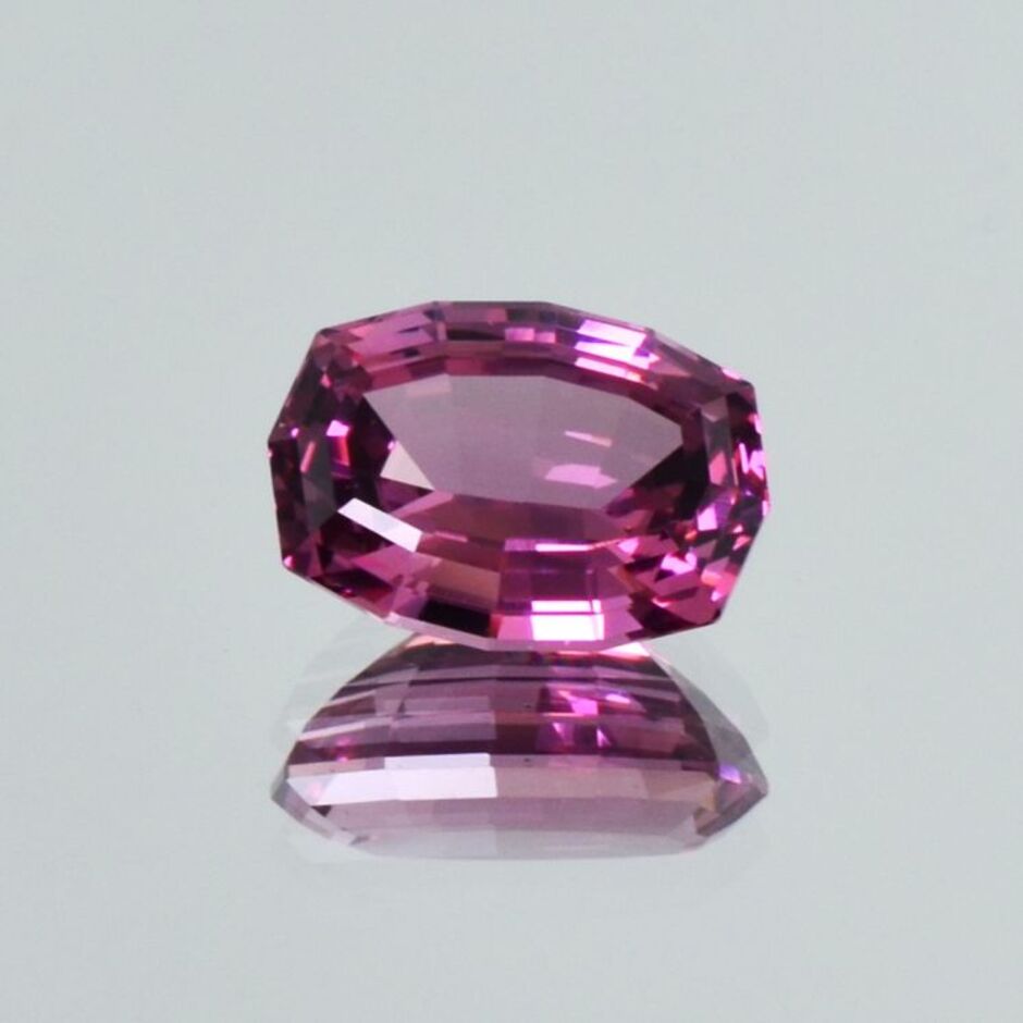 Rhodolite Garnet Design-Antik purplish pink 2.66 ct.