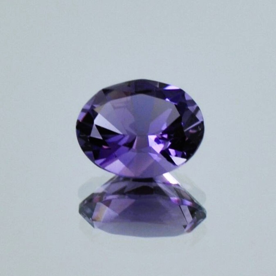 Skapolith Petschit oval violett 1,26 ct.