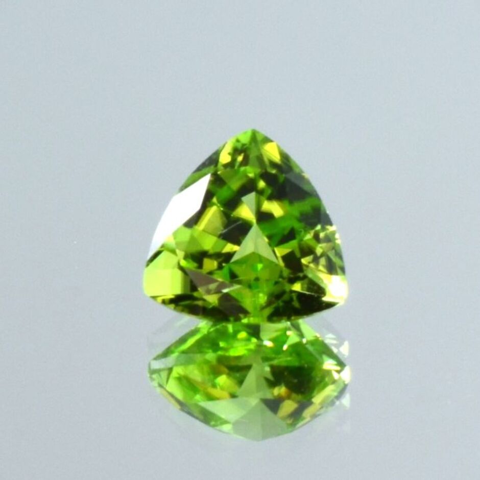 Peridot Trillion grün unbehandelt 1,93 ct