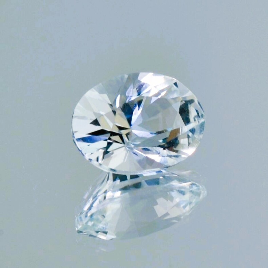 Topas oval farblos unbehandelt 5,62 ct