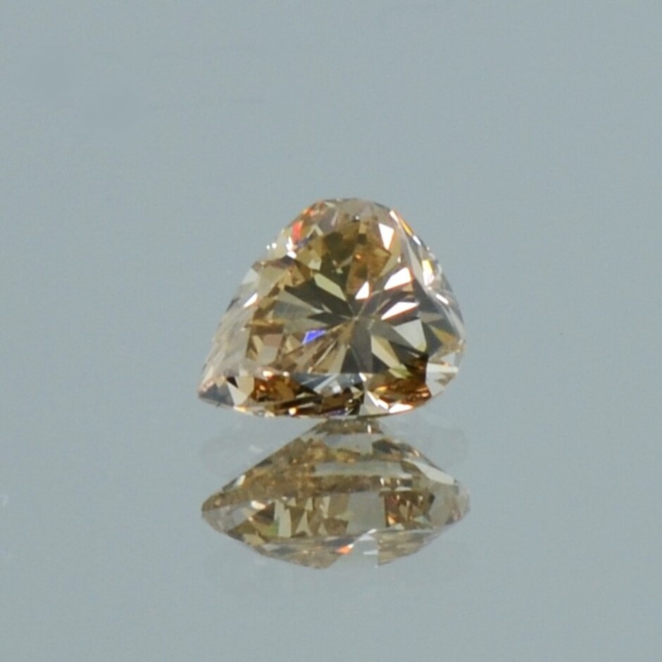 Diamond pear brownish champagne  0.39 ct
