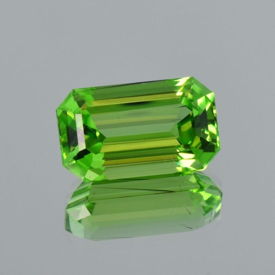 Peridot octagon intensives Hellgrün unbehandelt 11,72 ct.