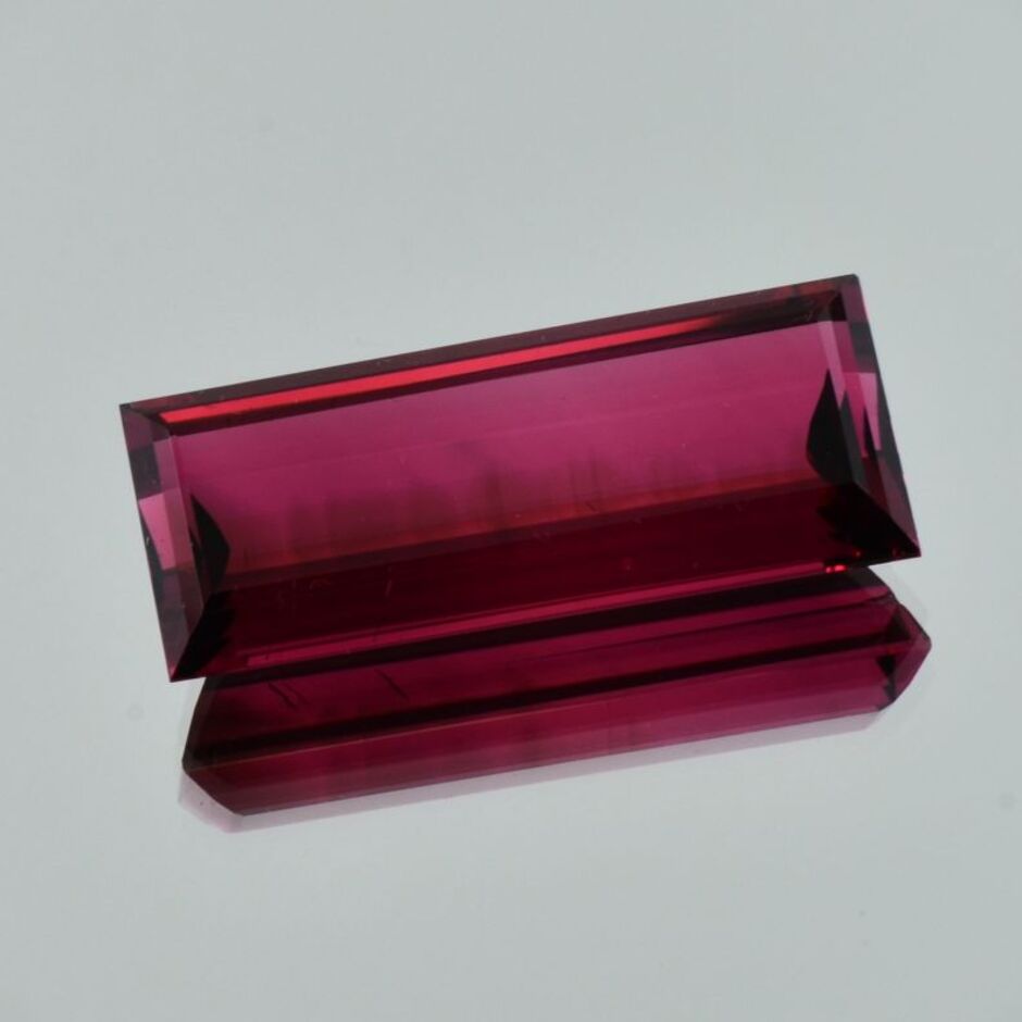 Rubellite Tourmaline rectangle 26.38 ct.