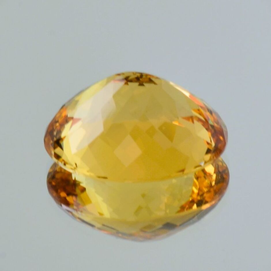 imperial Topaz oval golden yellow untreated 21.37 ct.