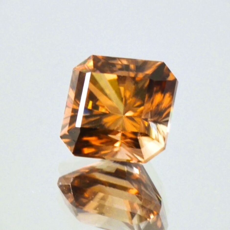 Zirkon Design-Octagon orangebraun 3,78 ct
