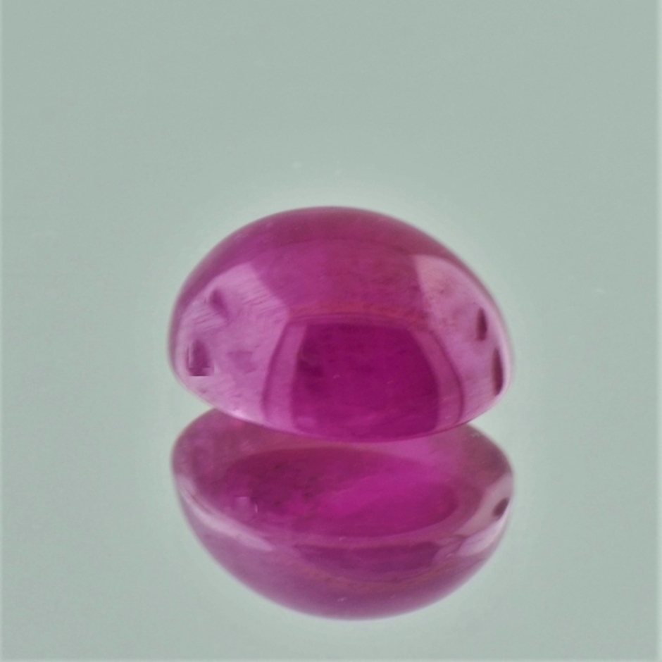 Burma Ruby cabochon oval 6.32 ct.