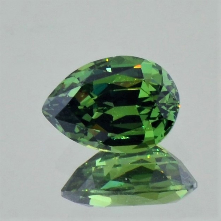 Demantoid Garnet Tropfen-grün-3.18 ct