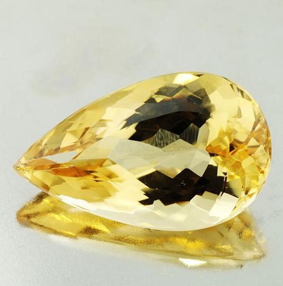 Golden Beryl pear 16.86 ct