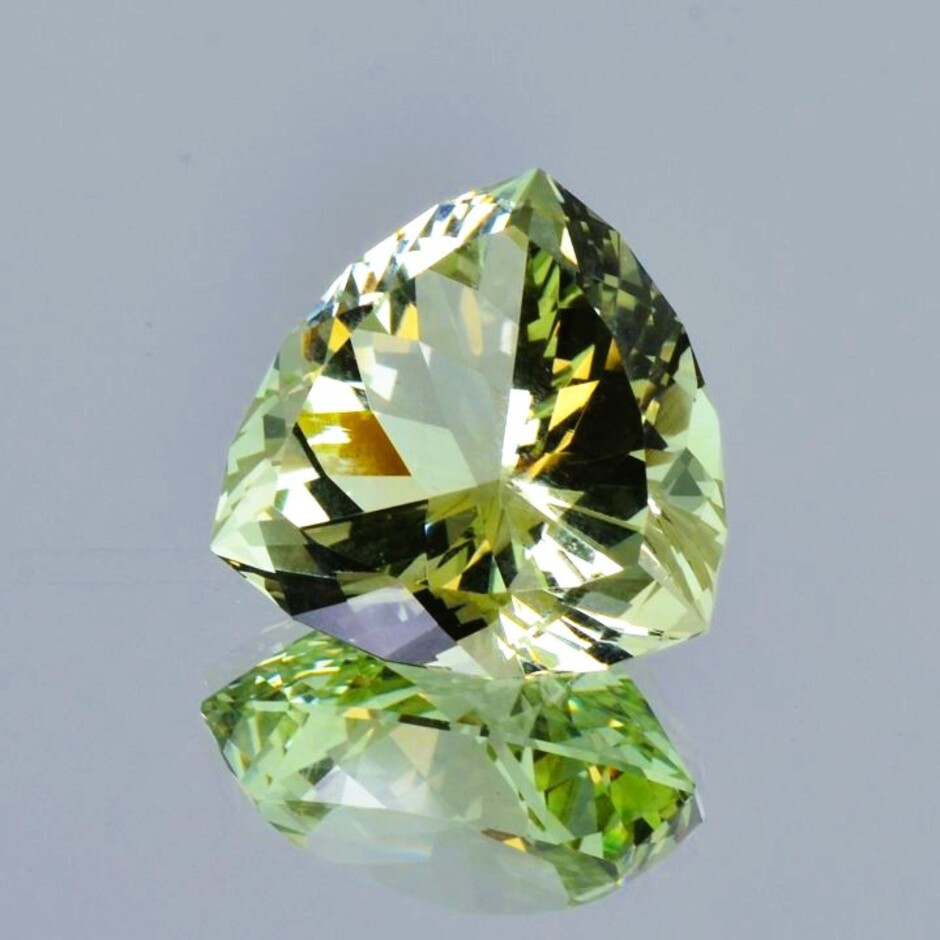 Heliodor Beryll Trillion helles Gelbgrün 15,20 ct.