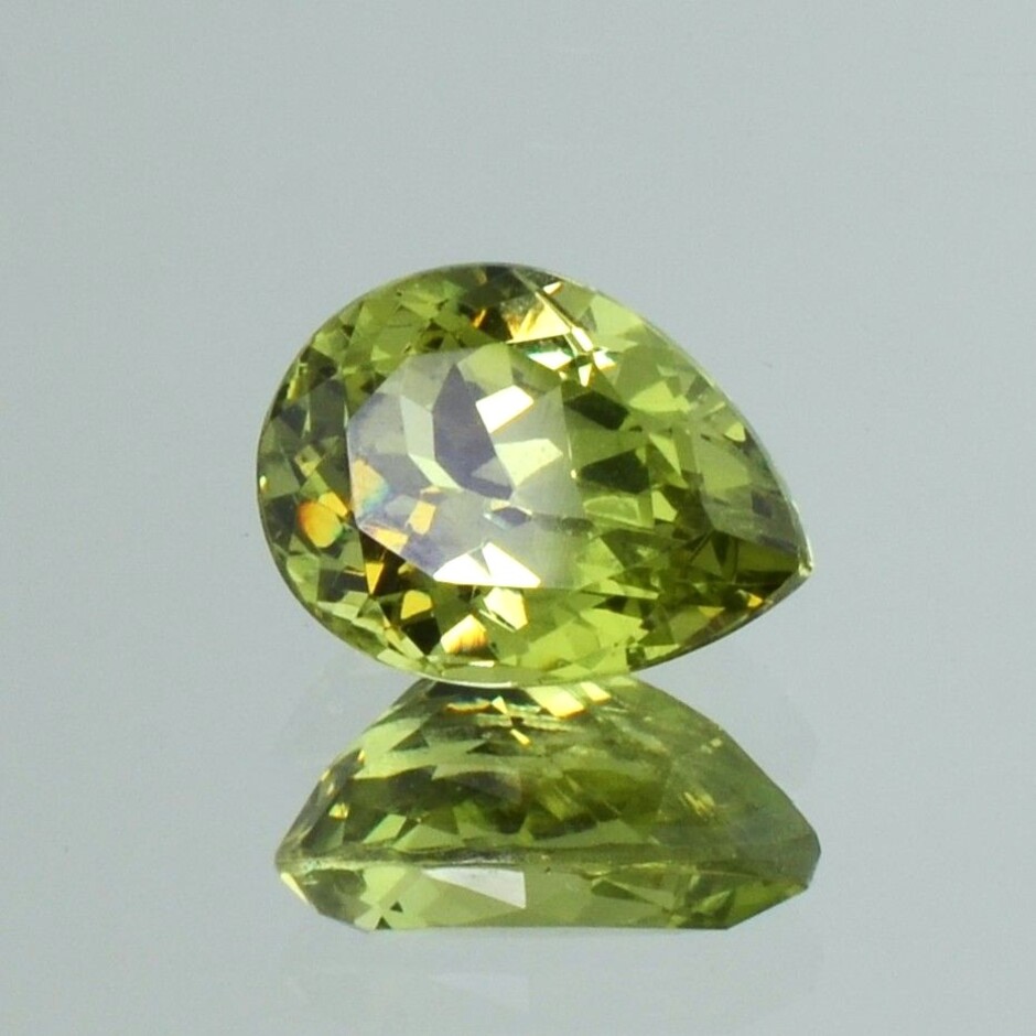 Mali-Garnet pear yellow green 3.89 ct.
