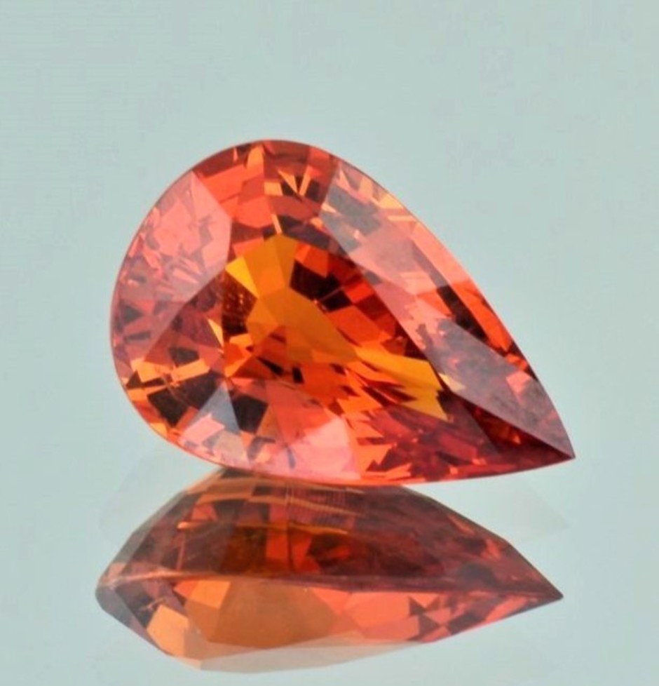 Mandarin-Granat Tropfen rötlich-orange 11,20 ct