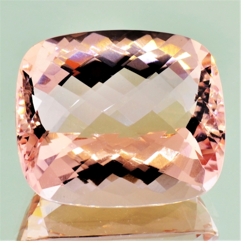 Morganite Beryll cushion checkertop pink 79.84 ct.