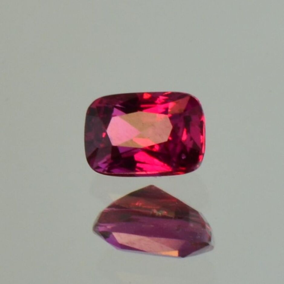 Rubin antik purpur-rot ungebrannt 1,04 ct.
