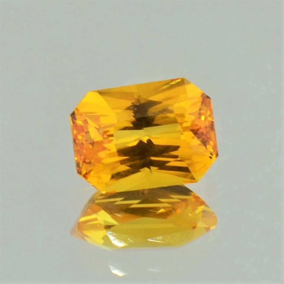 Sapphire octagon-princess yellow orange 4.00 ct.