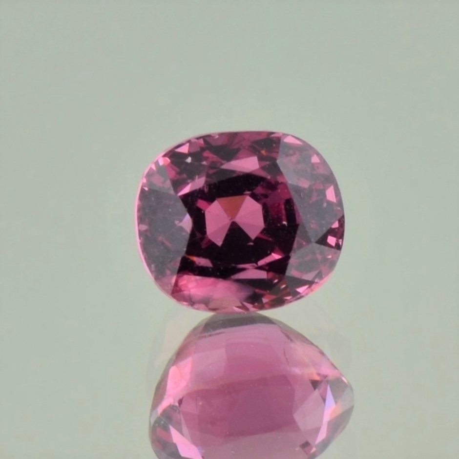 Spinell antikoval rosarot 3,33 ct