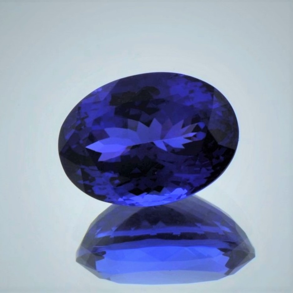 Tanzanite oval intense blue 11.10 ct.