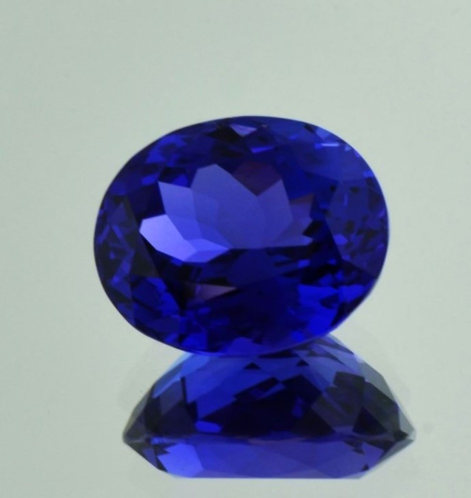 Tanzanite oval intense blue 13.28 ct