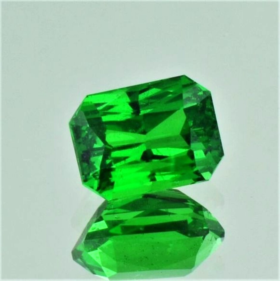 Tsavorit Granat octagon-princess intensives Grün 3,30 ct.