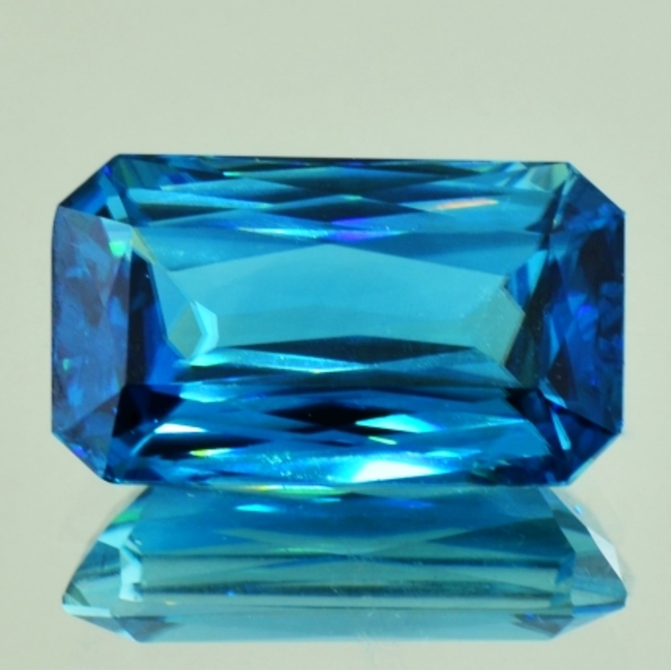 Zirkon octagon blau 20,19 ct